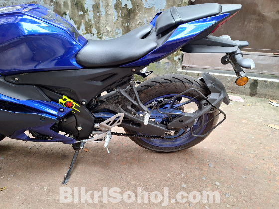 Yamaha r 15 v4 racing blue 2023 edition